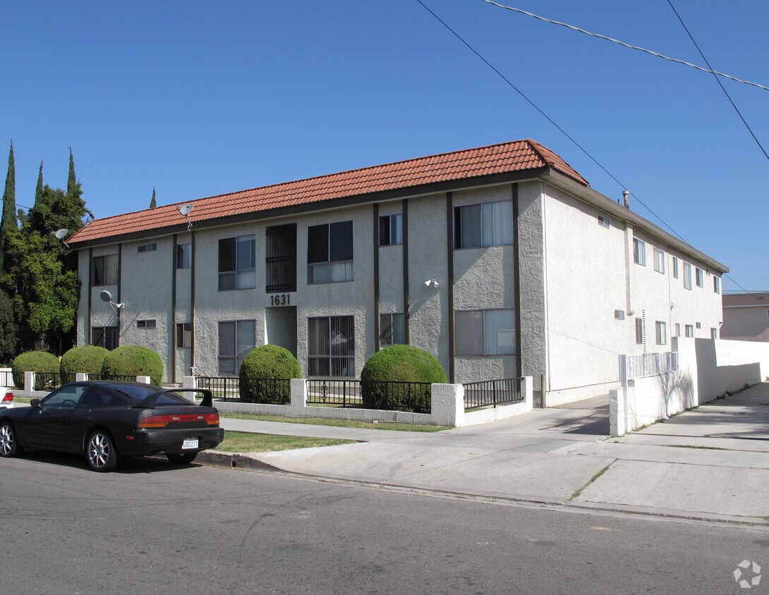 Primary Photo - 1631 W 224th St