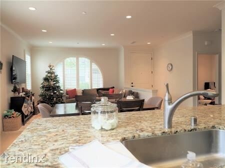 Building Photo - 3 br, 3 bath House - 222 Overbrook