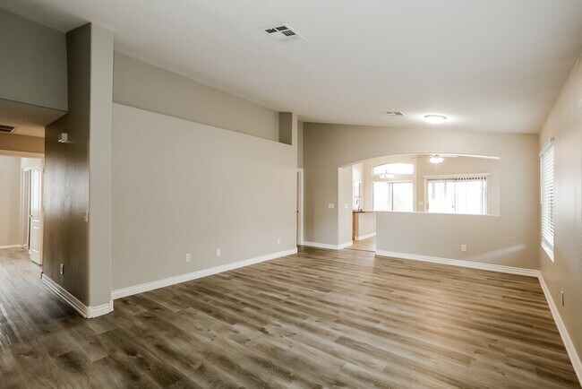 Foto del edificio - 1079 E Yuma Ave