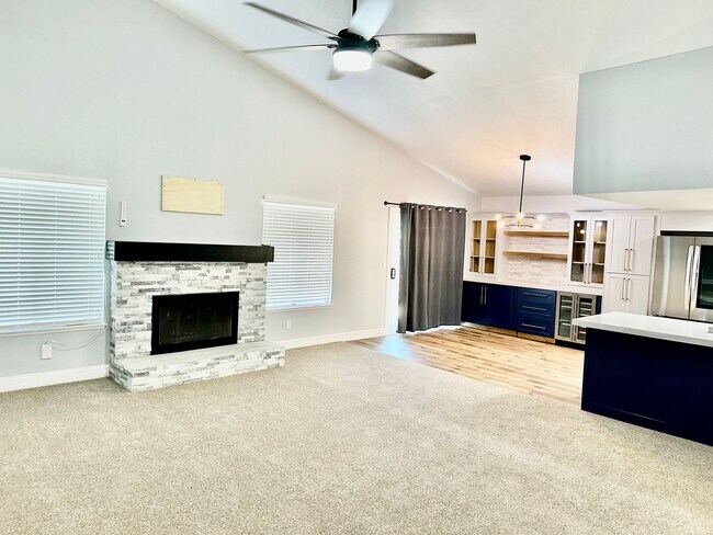 Foto del edificio - Fully Remodeled 3/2 in Northwest Fresno