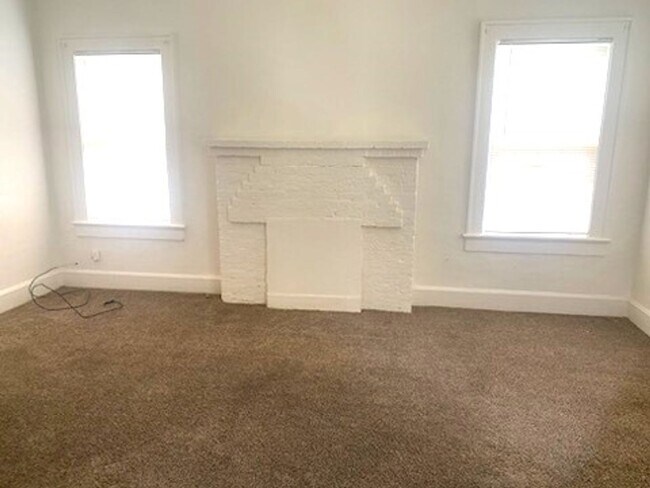 Building Photo - SCHAUL STREET 2339 APT A-C