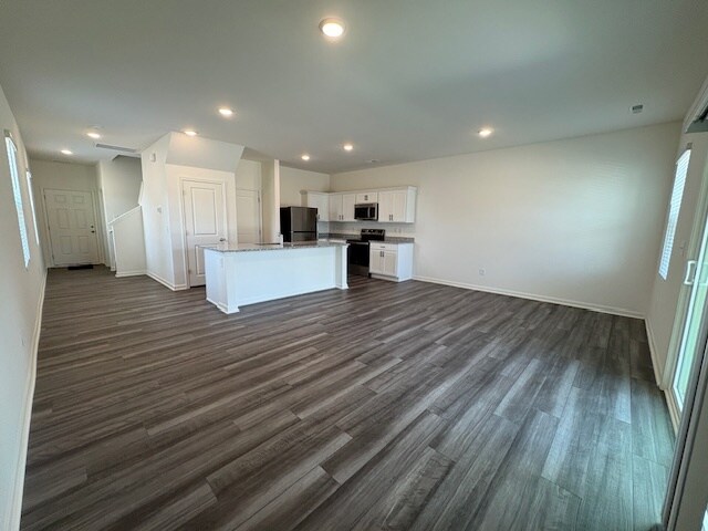 Foto del edificio - 3513 Walker Dr W