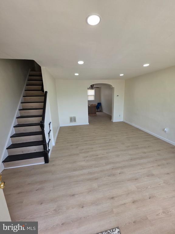 Foto del edificio - 5449 Claridge St