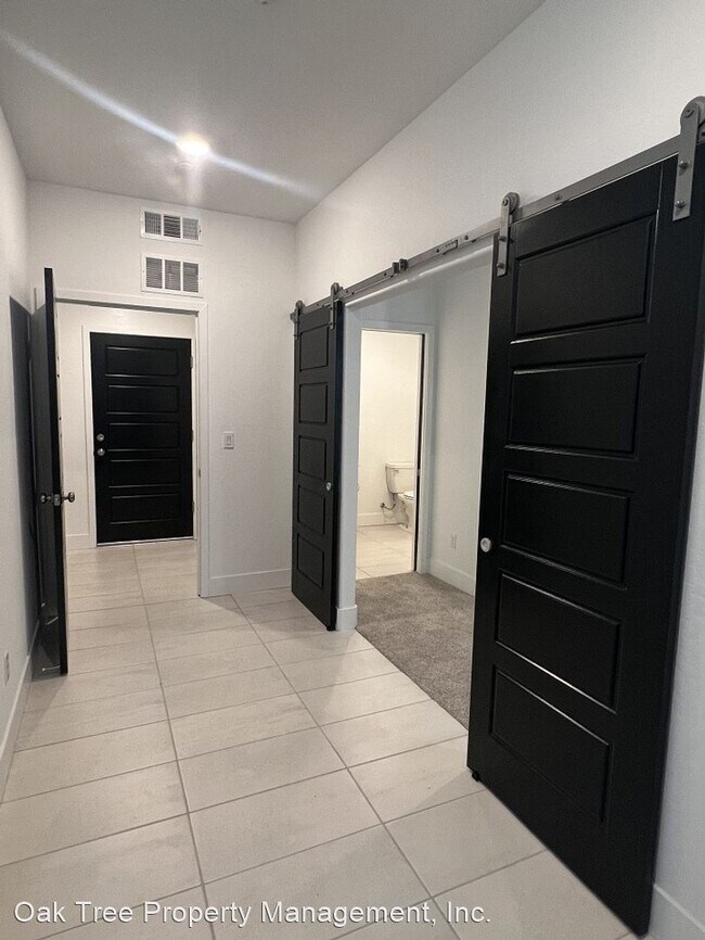 Building Photo - 2 br, 2 bath House - 2881 E. Tamarind Drive