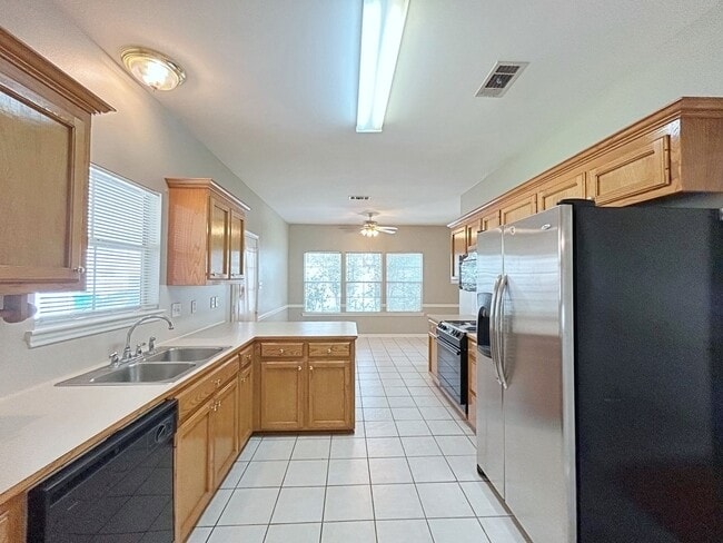 Building Photo - 3 Bedroom house in Prairieville
