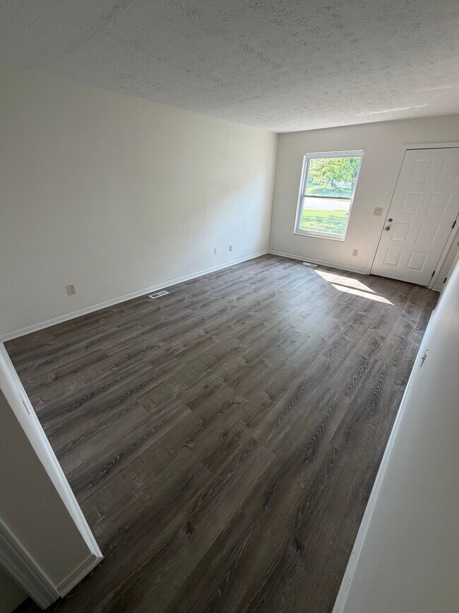 Foto del edificio - 9862 Mandel Dr