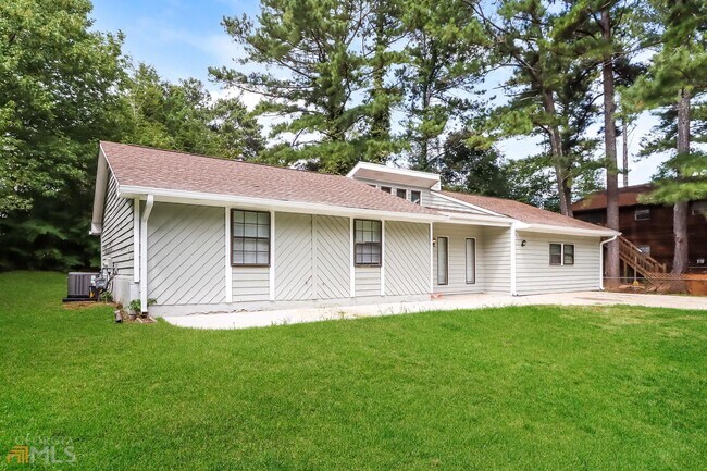 Building Photo - 495 Split Rail Dr