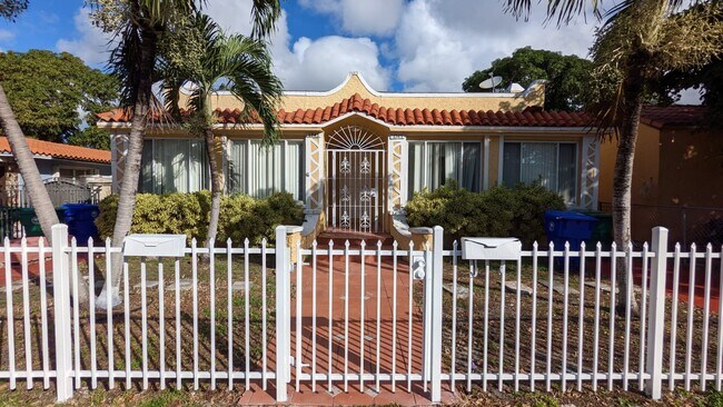 Front - 1745 SW 17th St