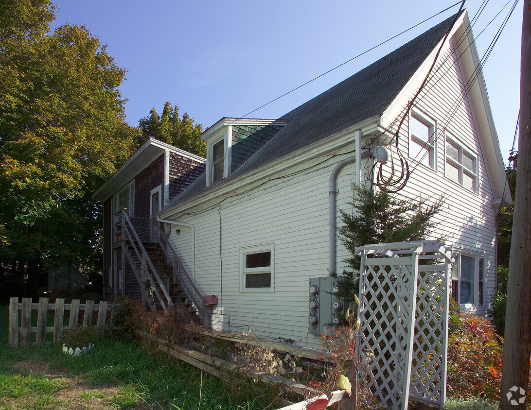 Building Photo - 17 Alden St