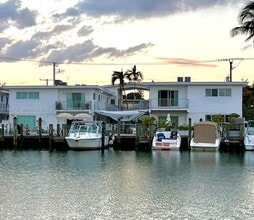 Building Photo - 8035 Crespi Blvd