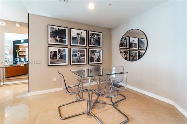 Photo - 300 S Biscayne Blvd Apartment