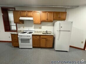 Building Photo - 143 Park Dr