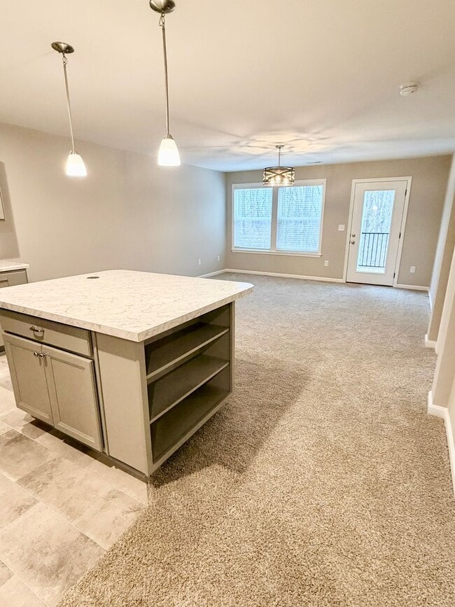 Foto del edificio - Exquisite brand new condo w/everything! Ground floor, no stairs, attached garage