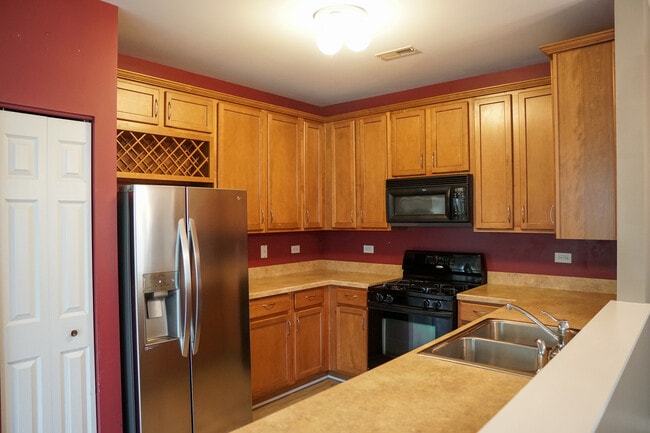 Building Photo - 1574 Millbrook Dr