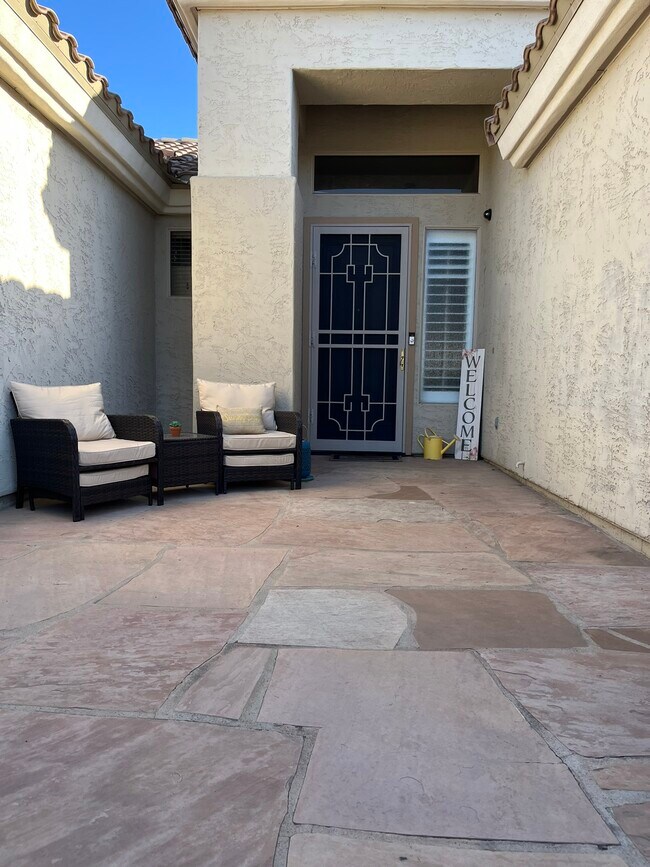Foto del edificio - 7323 E Wing Shadow Rd