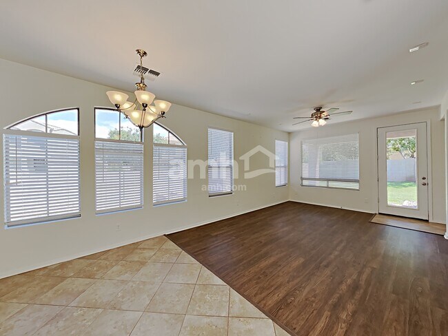 Foto del edificio - 4151 E Trigger Way