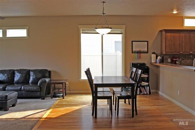 Building Photo - Meridian 3Bd/2.5Bth/3catr, 2243Sqft, Charming home in highly desired Tuscany neighborhood.