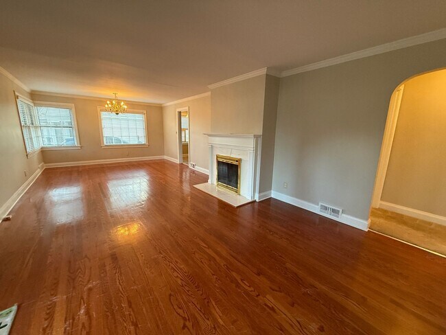 Foto del edificio - Spacious 3 Bedroom 2 Bath Home