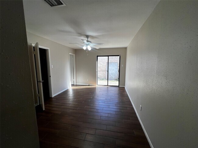 Foto del edificio - 18522 Glen Briar Ln