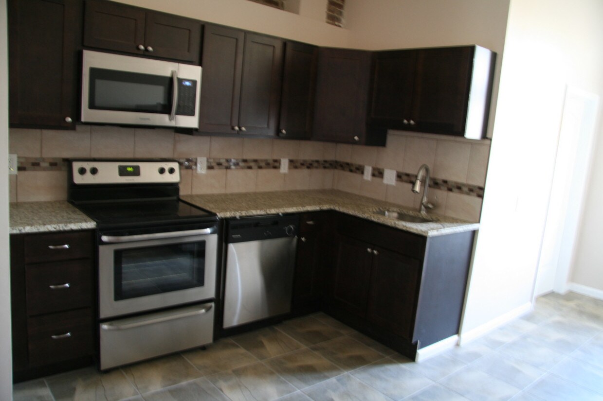 Primary Photo - 2508 S 12th