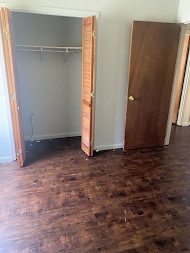 Building Photo - Monthly Paid Rent
