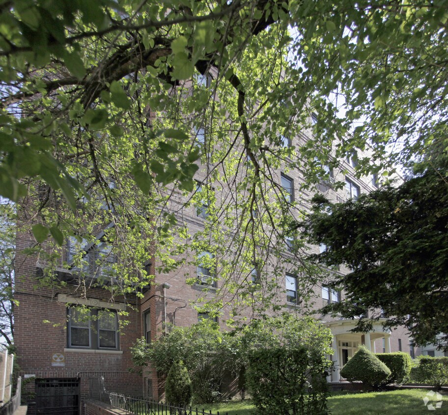 Building Photo - 297 Lenox Rd