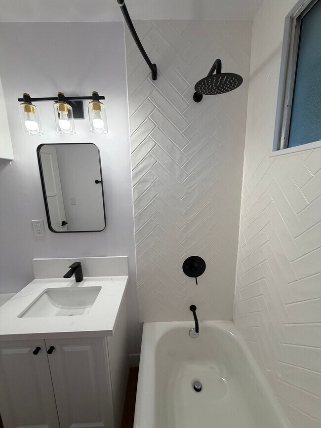 Foto del edificio - 5317 Kinston Ave