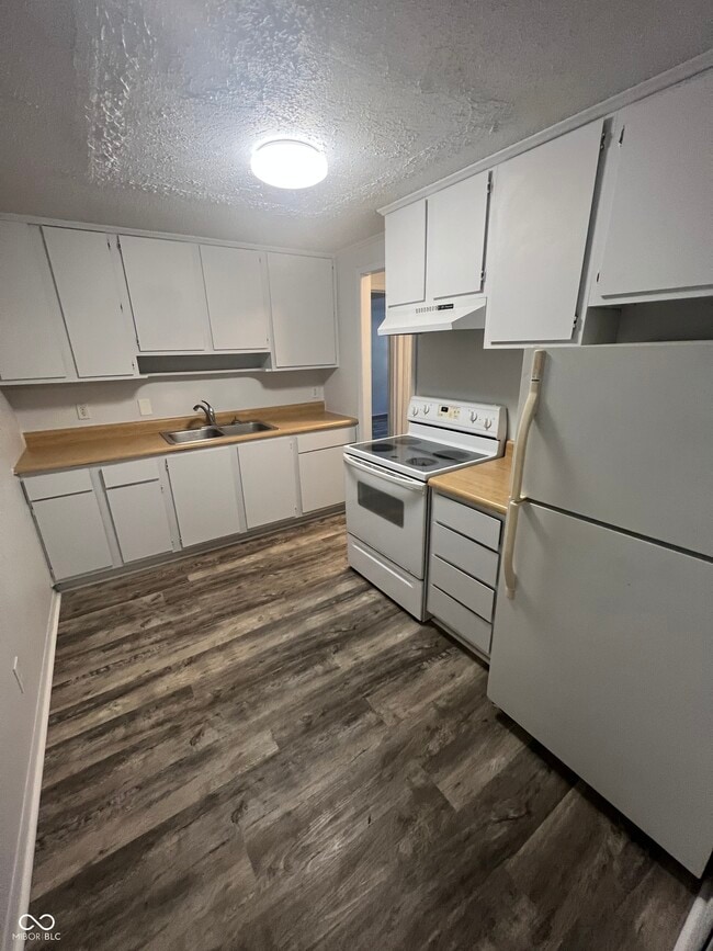 Building Photo - 2000 Indianapolis Rd