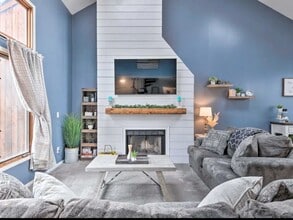 Building Photo - 7 Pevero Dr