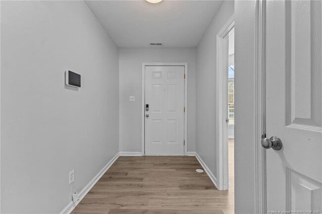 Foto del edificio - 7780 Buttonwood Ave