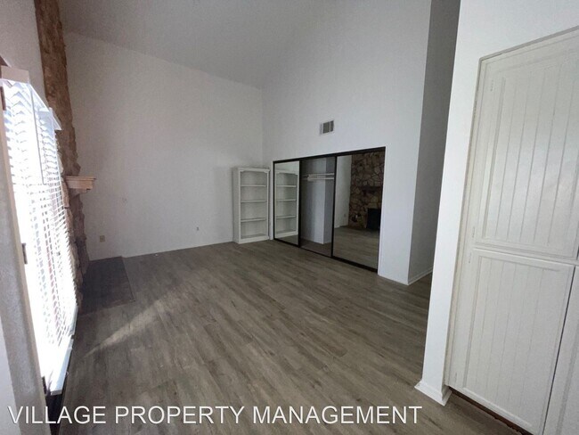Building Photo - 2 br, 2.5 bath House - 39802 Lakeview #32