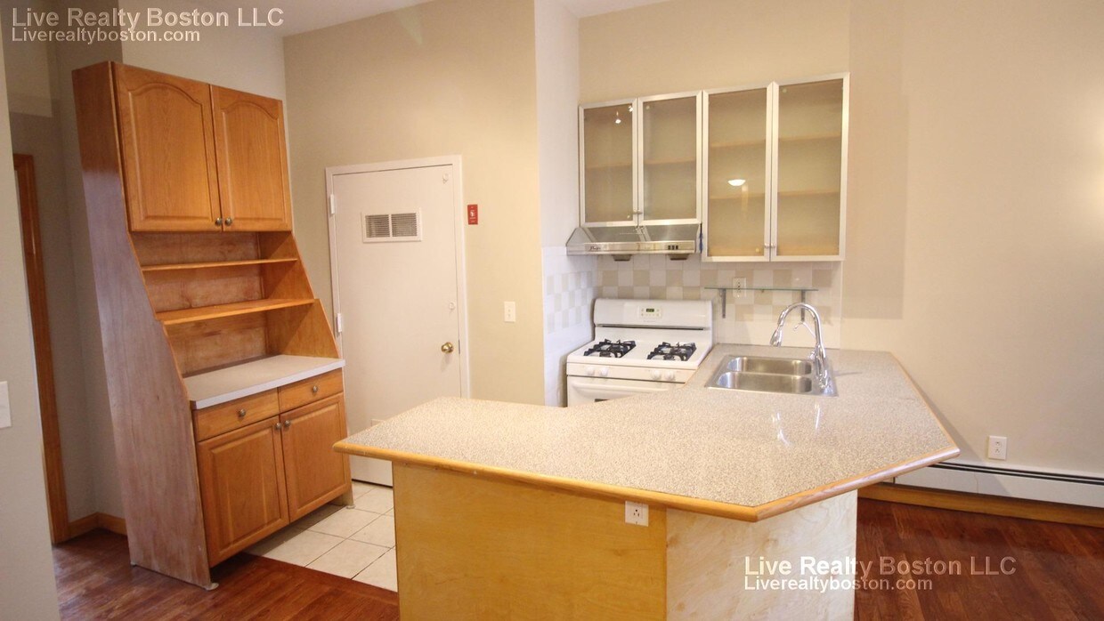 Foto principal - 468 Cambridge St