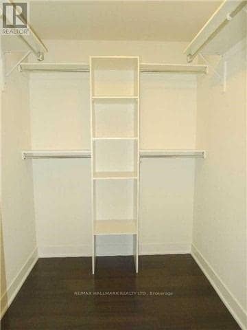 Building Photo - 30 Roehampton Ave