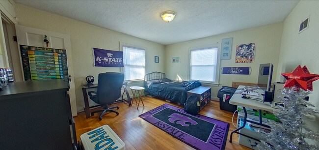 Foto del edificio - Huge House + 1 Block from KSU Campus + Was...