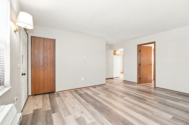 Foto del edificio - 205 N Madison Rd