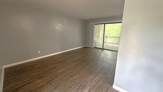 Building Photo - 3735 Donovan Dr