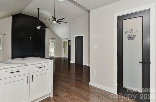 Foto del edificio - 2105 Highland St