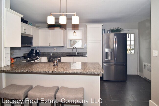 Building Photo - 4 br, 2 bath House - 49 Maple Avenue