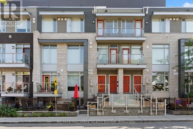 Photo du bâtiment - 40 Holmwood Ave