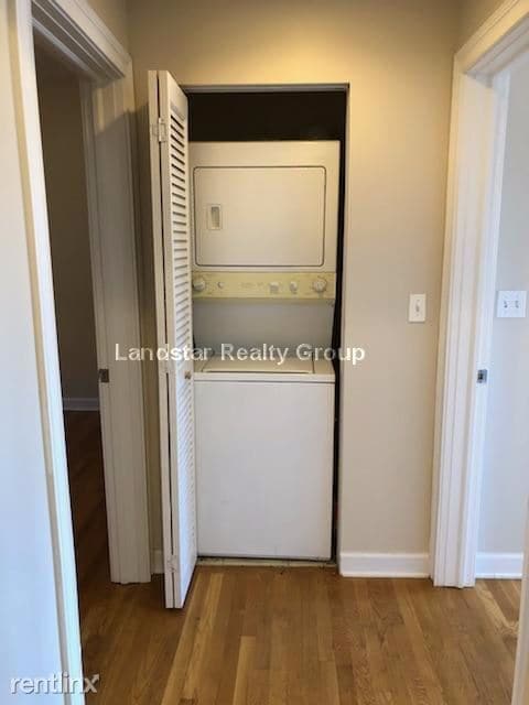 Building Photo - 2 br, 1 bath Apartment - 7464 N Greenview Ave