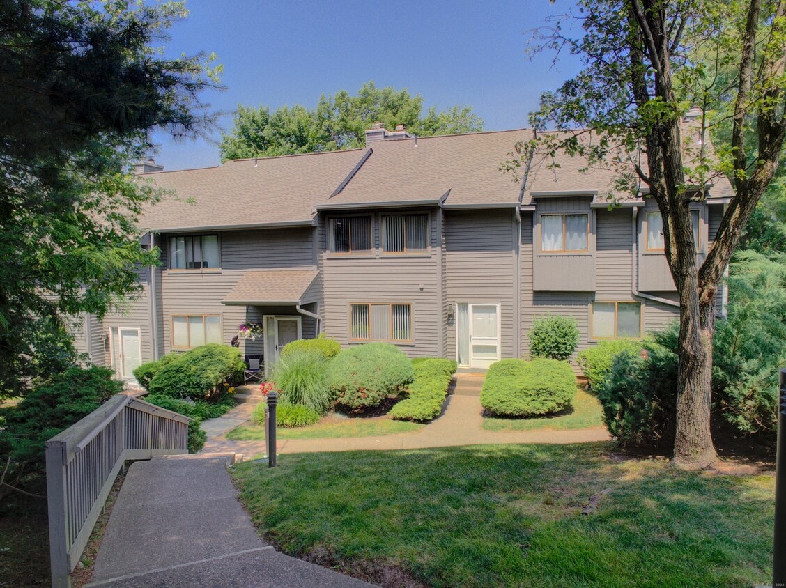 124 Conestoga Way Unit 124, Glastonbury, CT 06033 Condo for Rent in
