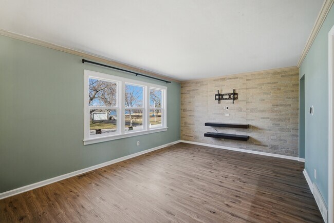 Foto del edificio - 4611 W Shore Dr