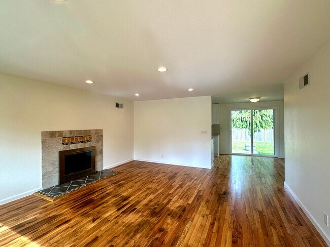 Foto del edificio - 3bd/1.5ba Shoreline Home
