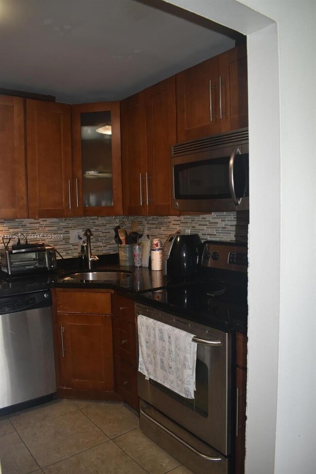 Foto del edificio - 5231 Geneva Ct