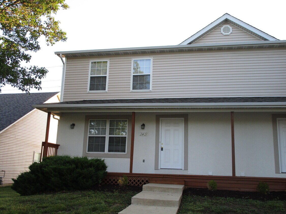 2409 Northampton Dr, Columbia, MO 65201 Townhome Rentals in Columbia