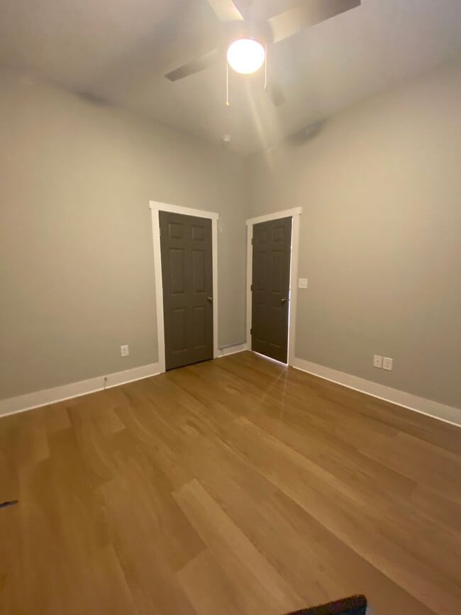 Foto del edificio - 255 Bailey St