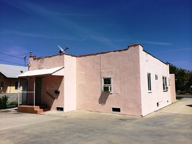 Building Photo - 1517 S Olive Ave