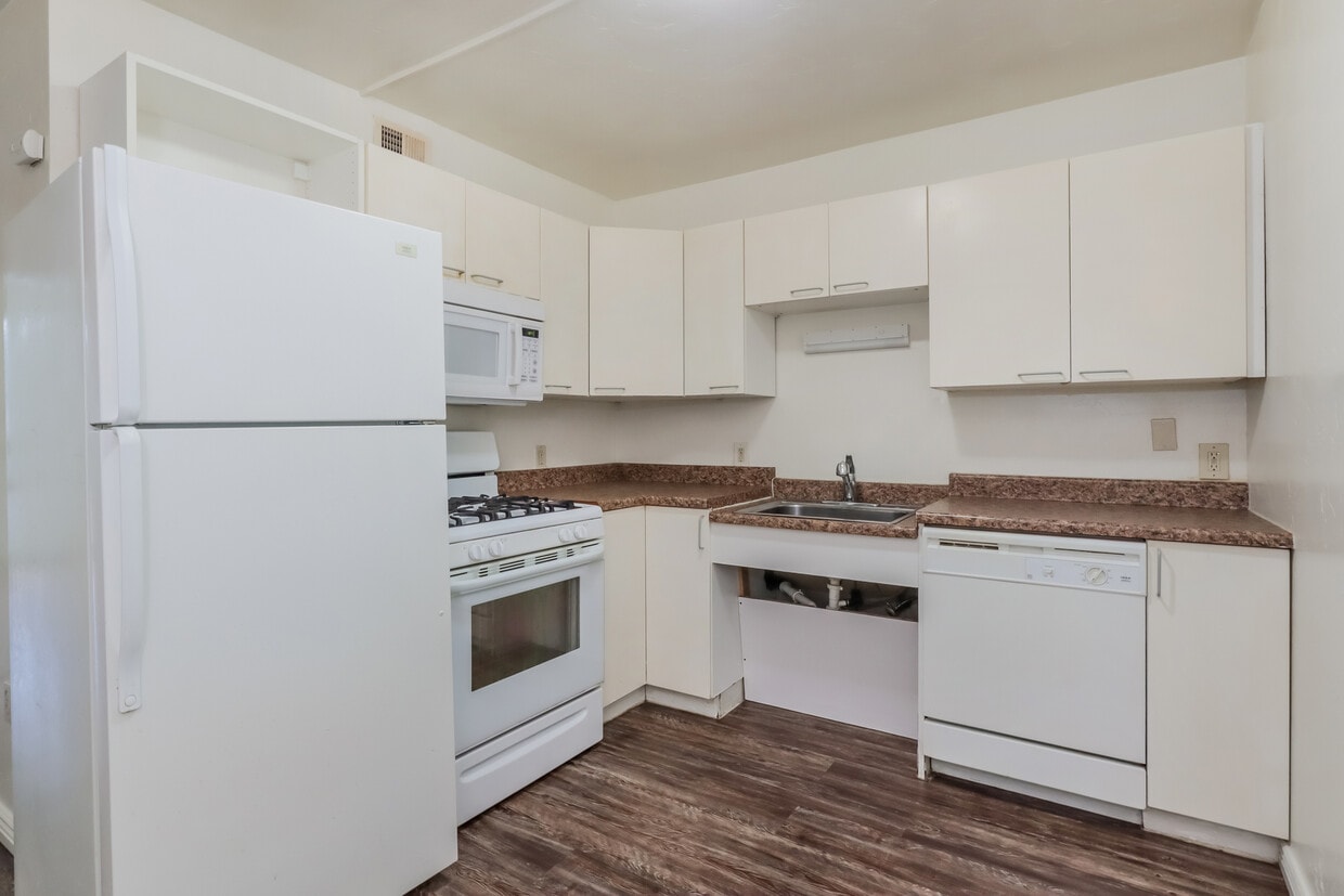 Miramonte Apartments - 770-780 N Dodge Blvd Tucson, AZ 85716