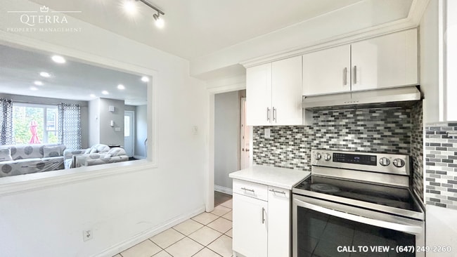 Photo du bâtiment - 82A Corby Cres