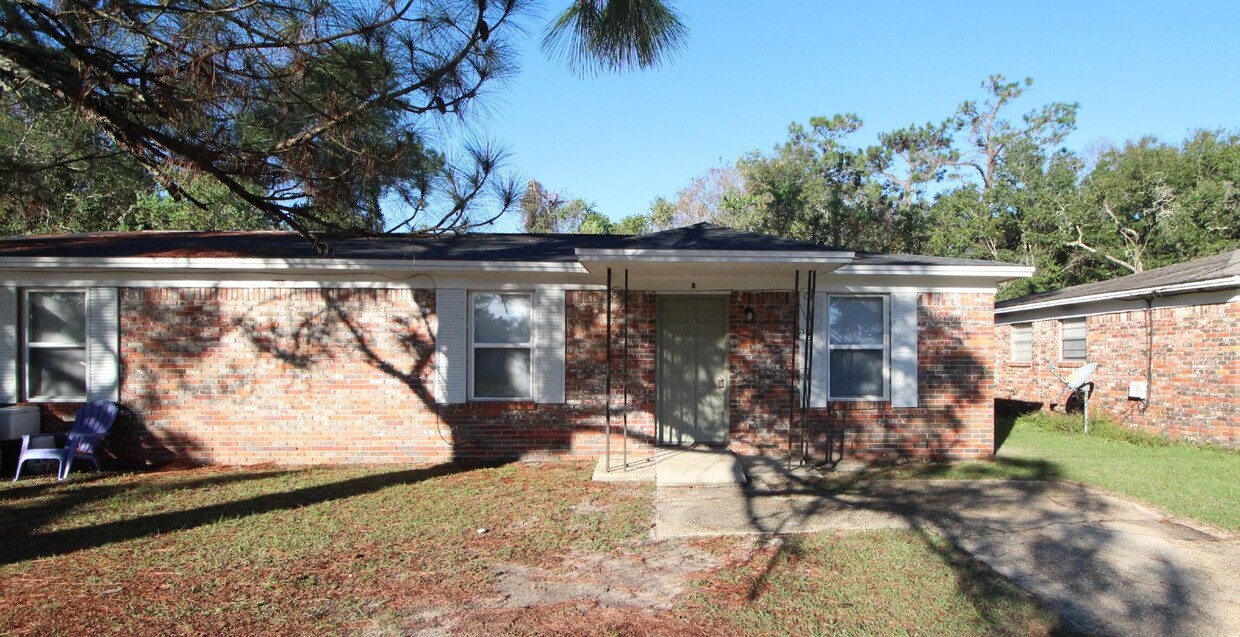 Primary Photo - Updated 2-Bedroom Duplex in West Pensacola...